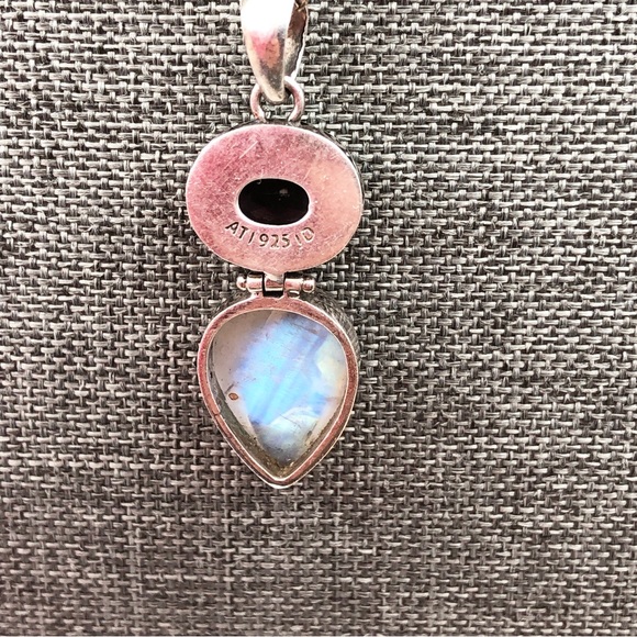 Mystic Quartz and moonstone pendant on a 20” 925 sterling silver chain necklace. - Picture 4 of 5